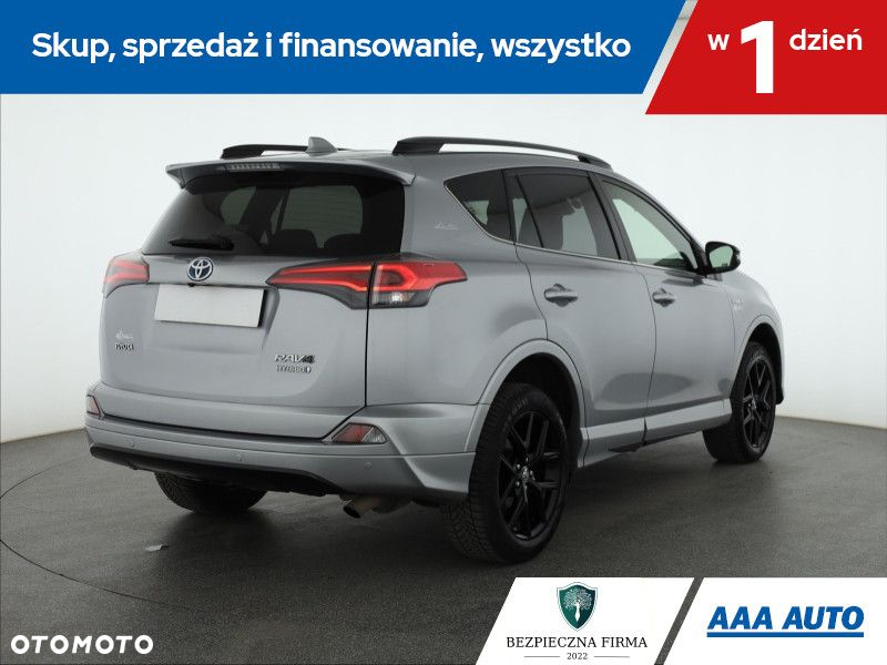 Toyota RAV4 - 6