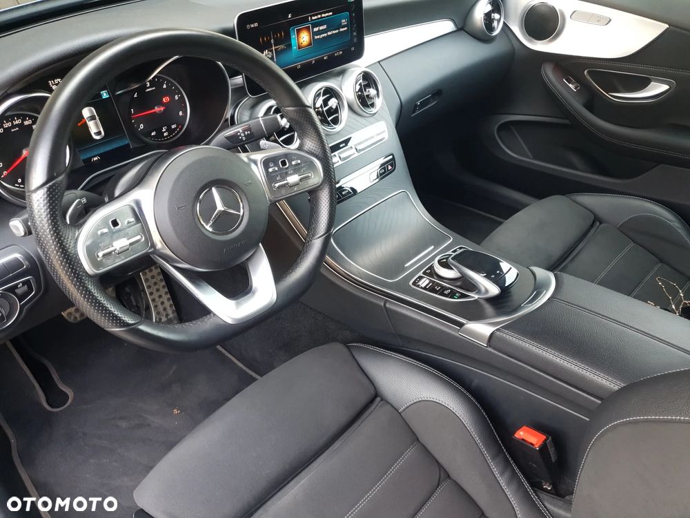 Mercedes-Benz Klasa C 220 d Coupe 4Matic 9G-TRONIC AMG Line - 9