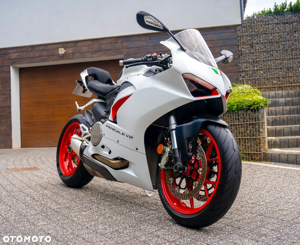 Ducati Panigale V2 - 2