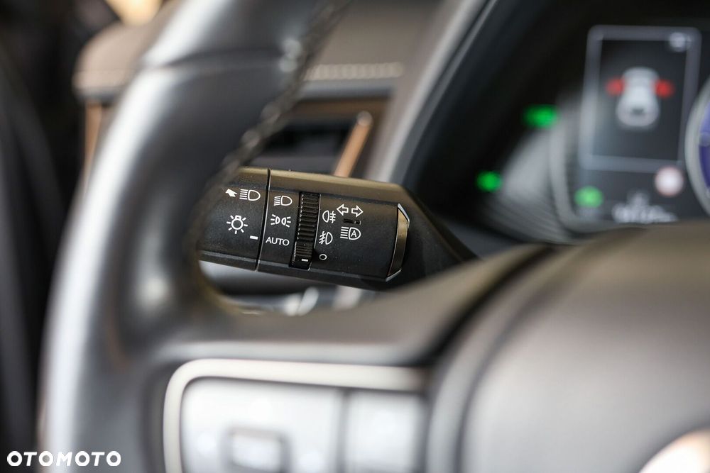 Lexus UX - 24