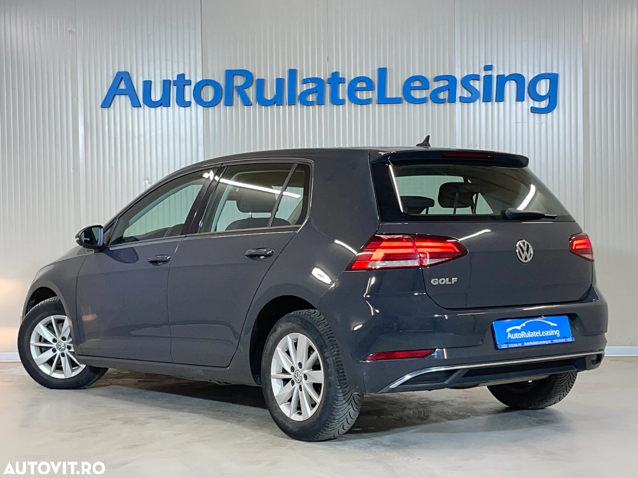 Volkswagen Golf 1.6 TDI Comfortline - 4