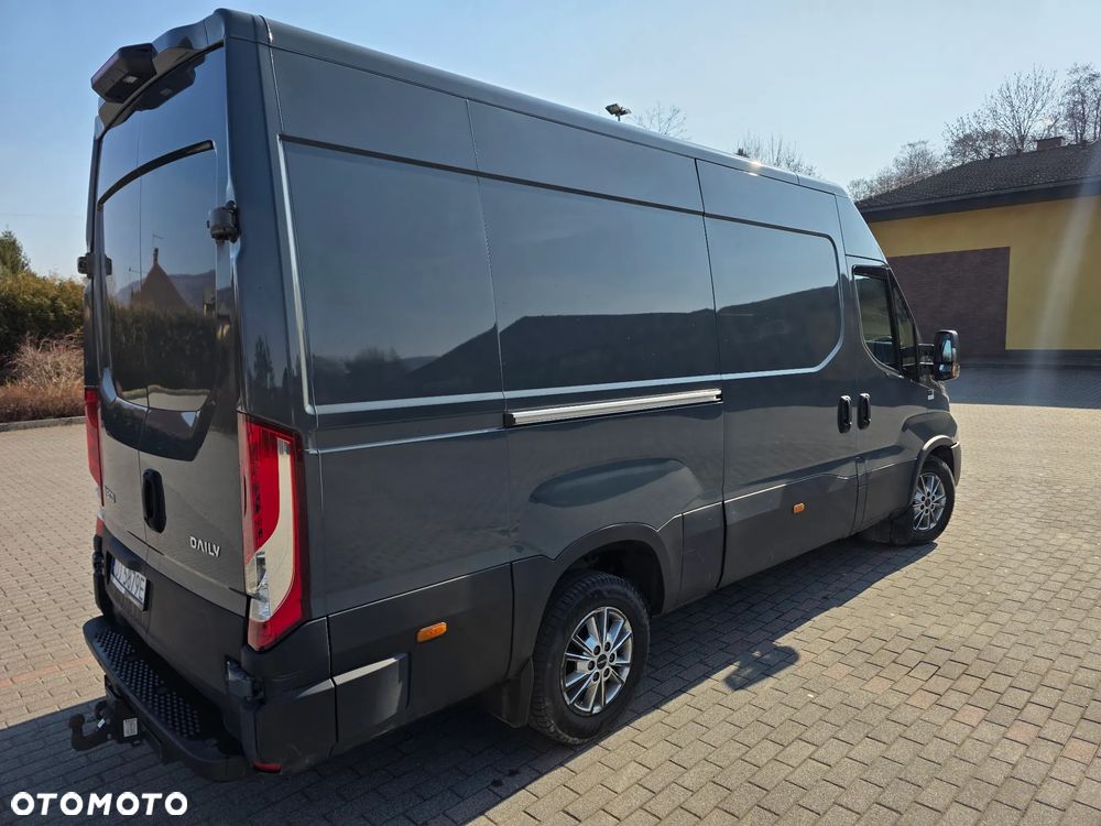Iveco IVECO DAILY 35S18HA8 V – L3H2 - 16
