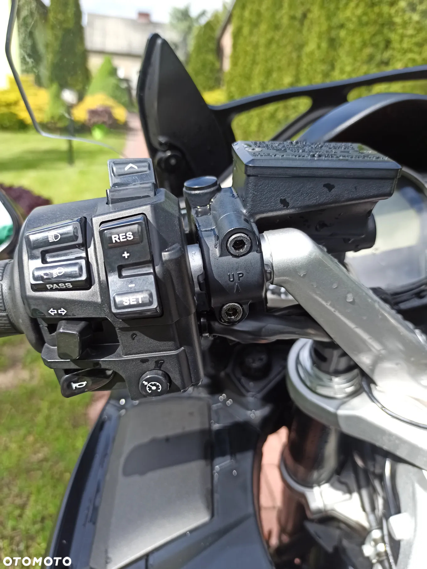 Yamaha FJR - 16