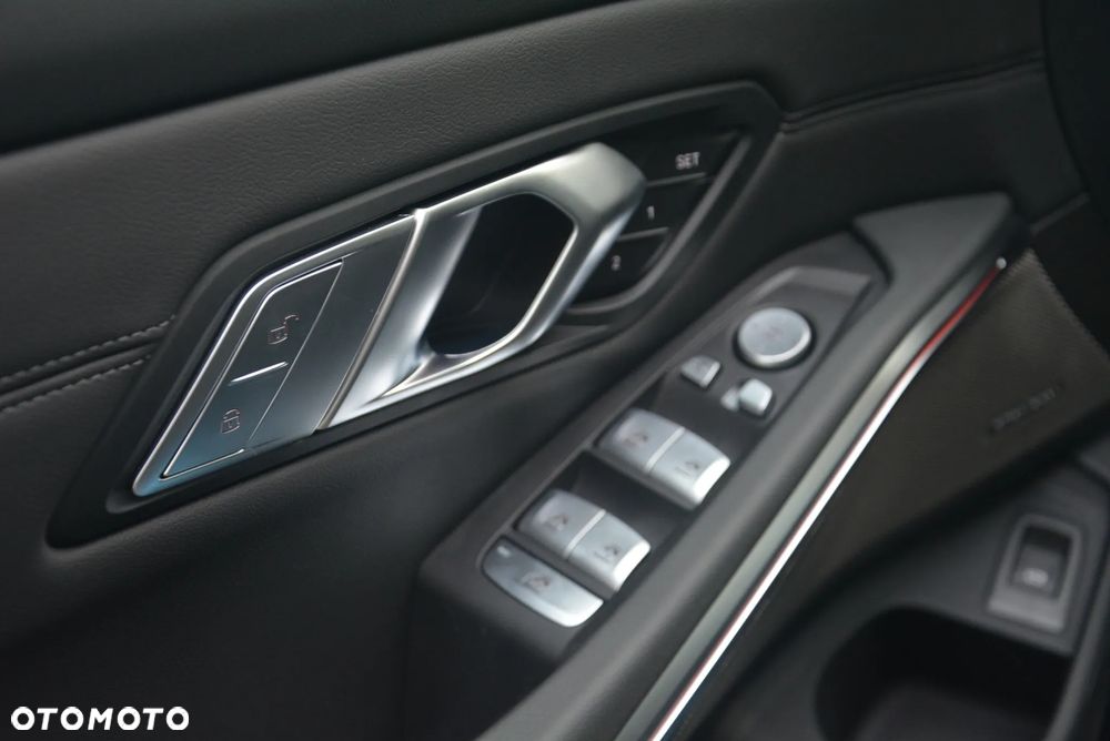 BMW M3 Competition M xDrive - 14