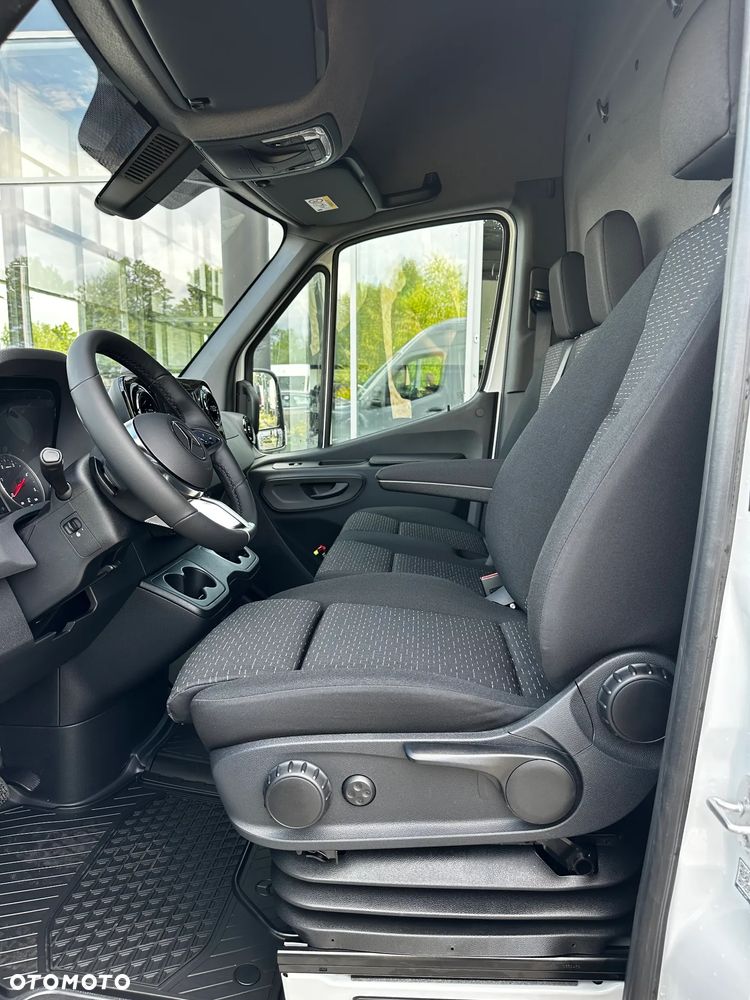 Mercedes-Benz Sprinter - 17