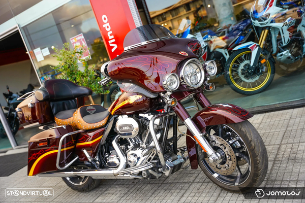 Harley-Davidson Street  Glide 1800