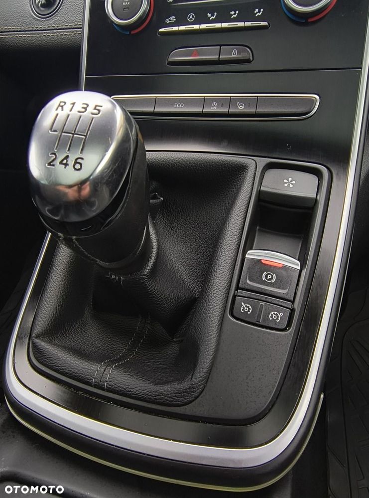 Renault Grand Scenic ENERGY TCe 130 INTENS - 39