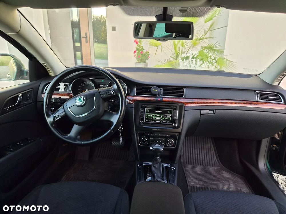 Skoda Superb 2.0 TDI DSG Elegance - 10