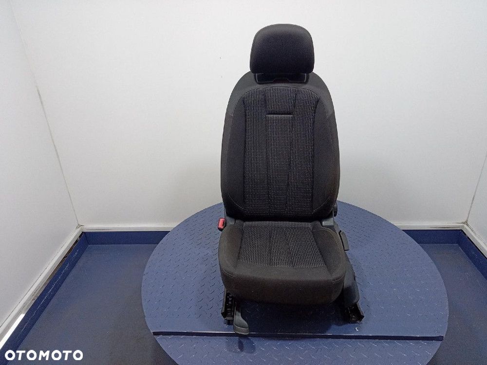 AUDI A4 B9 8W FOTEL KIEROWCY LEWY MANUALNY GRZANY - 1