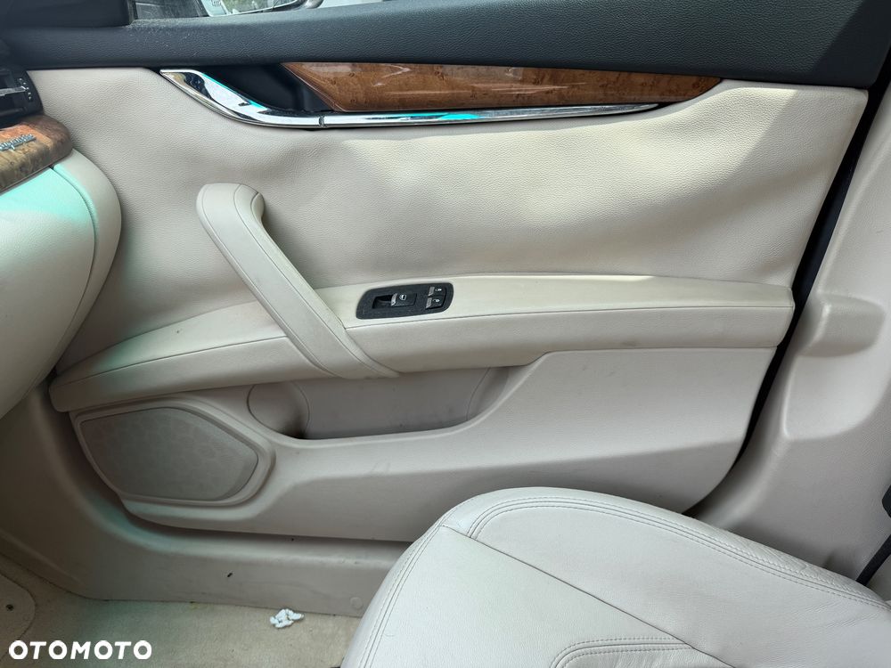 Maserati Quattroporte - 12