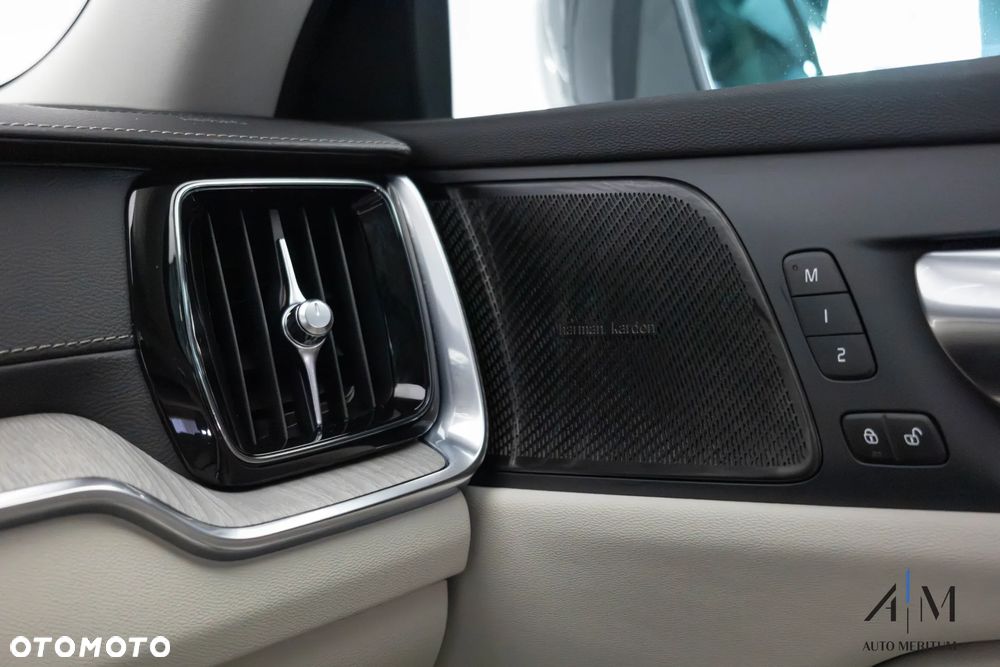 Volvo V60 Cross Country B4 D AWD Geartronic - 22