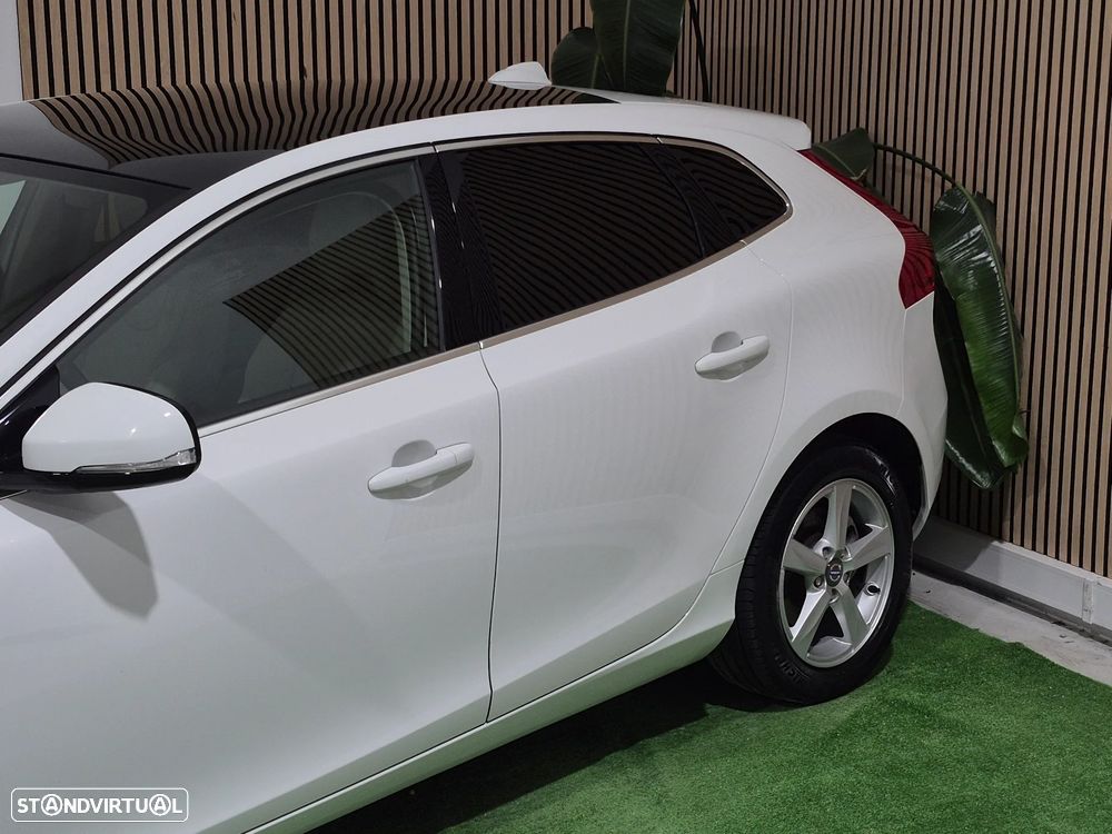 Volvo V40 1.6 D2 Momentum Eco - 3