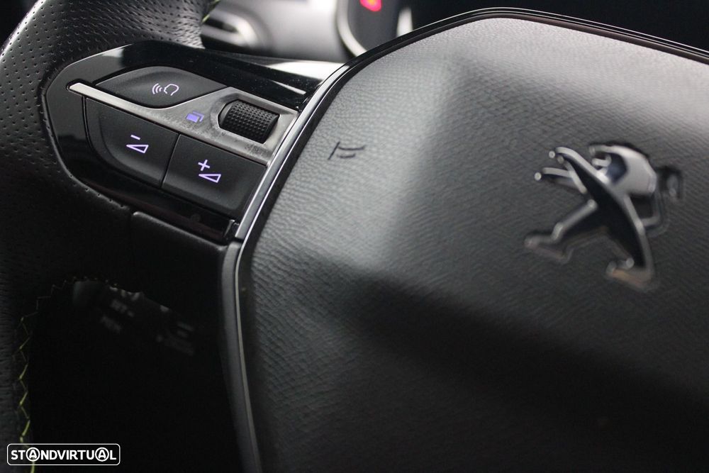 Peugeot e-2008 50 kWh GT Pack - 11