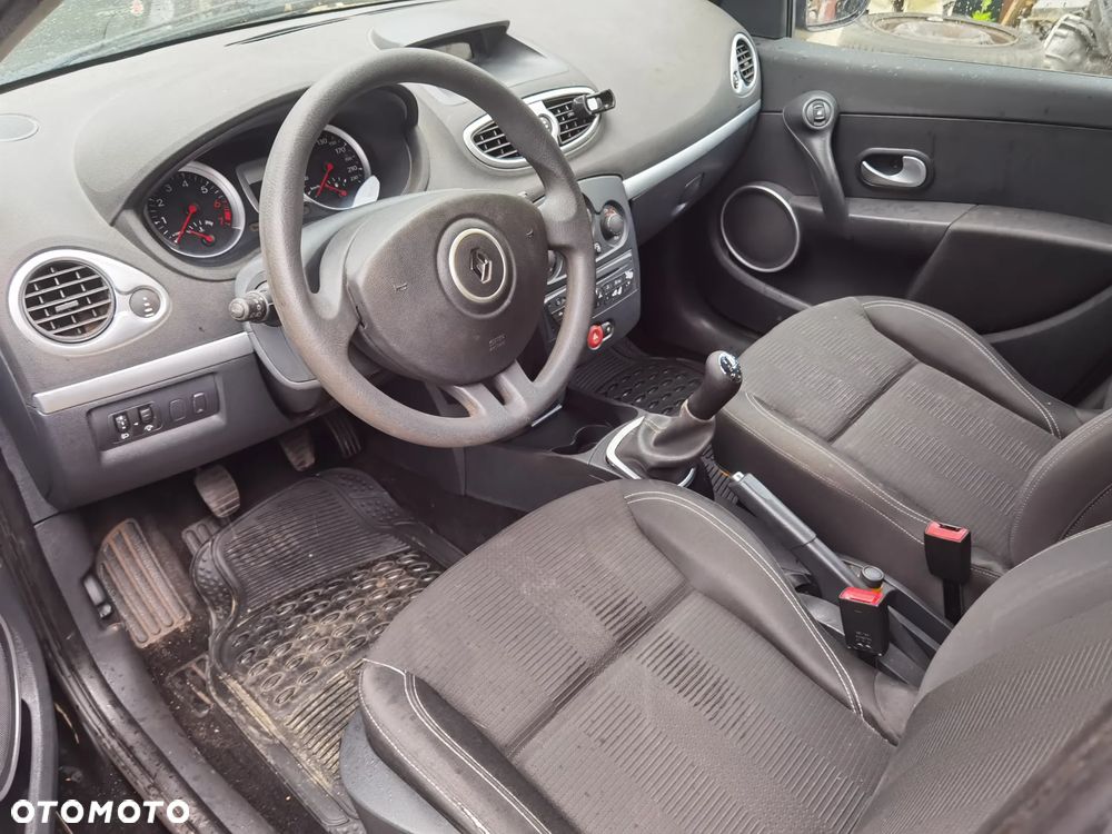 Renault Clio 1.2 16V Dynamique - 11