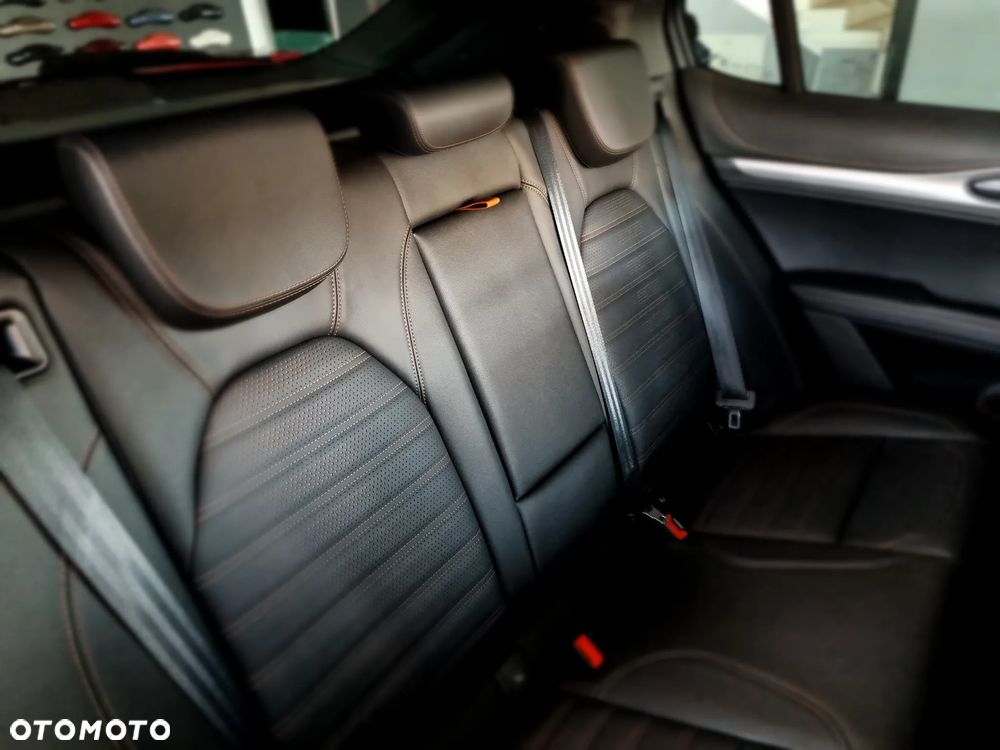 Alfa Romeo Stelvio 2.0 Turbo Intensa Q4 - 12