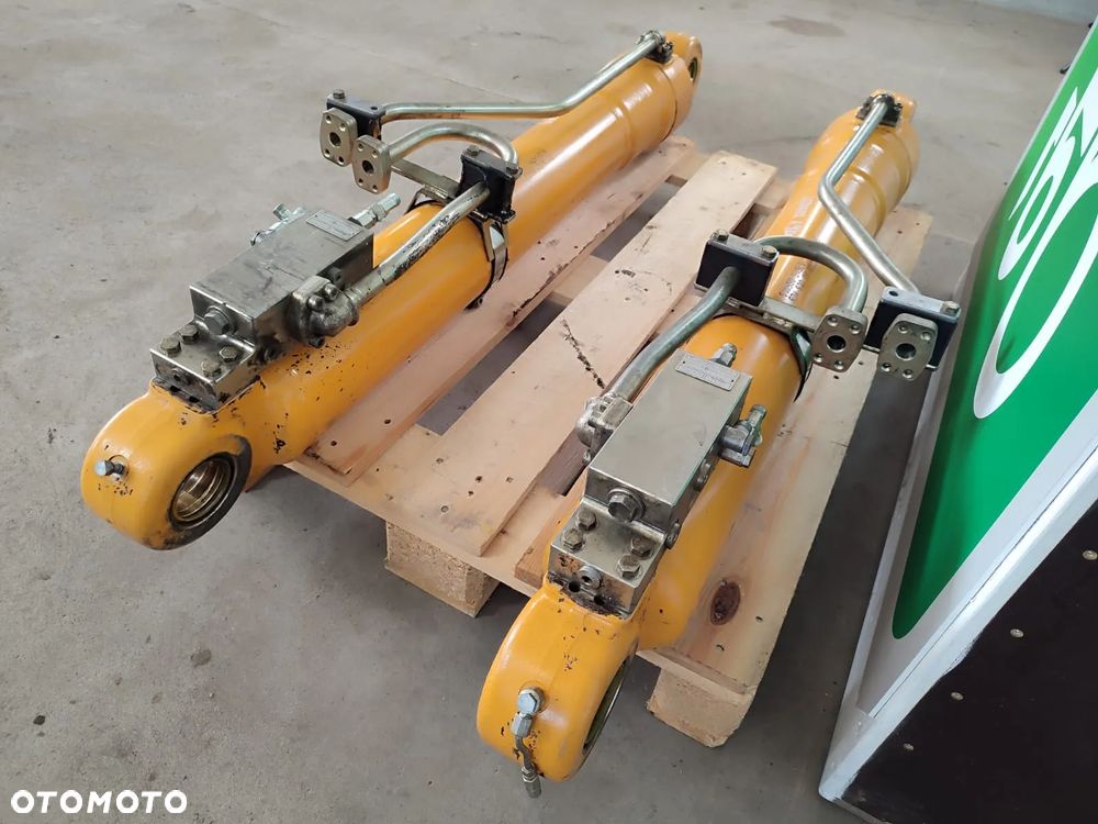 Siłownik hydrauliczny   9284408  Liebherr A 900 C - 11