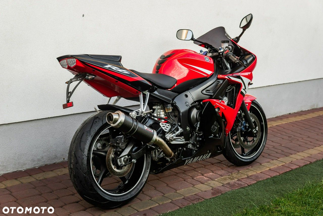 Yamaha R6 - 4
