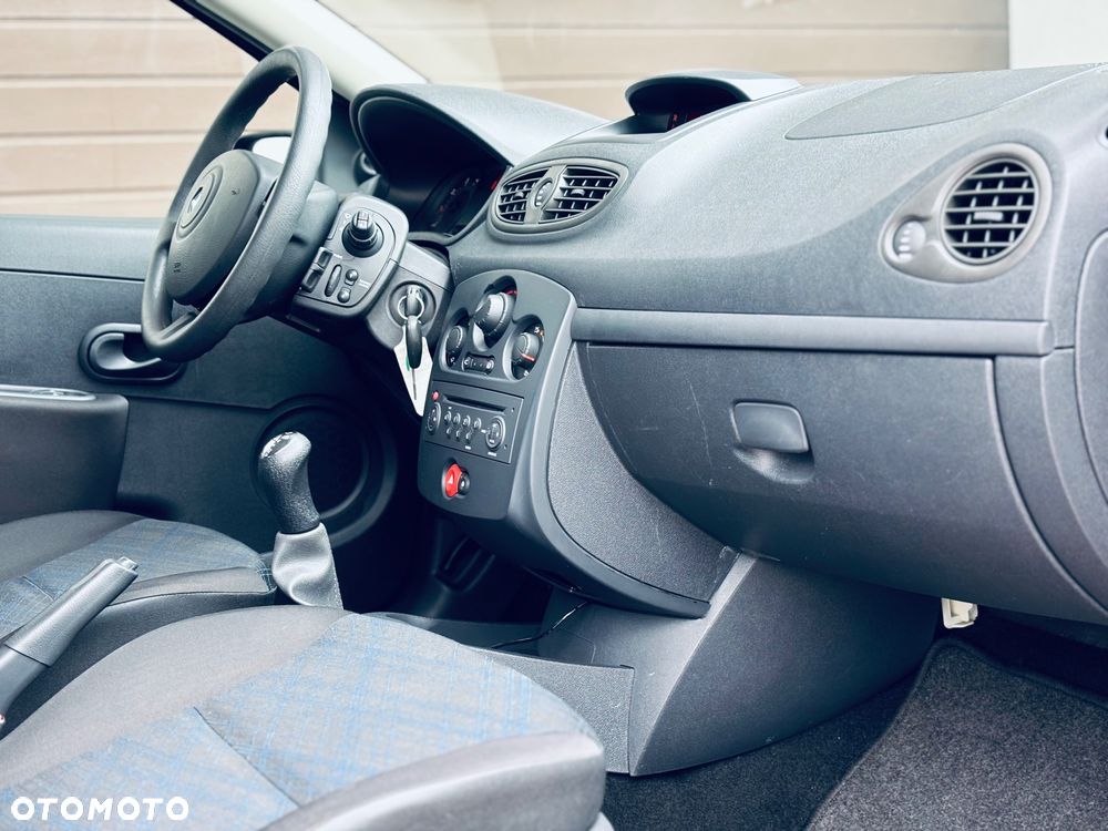 Renault Clio 1.2 16V Authentique - 15