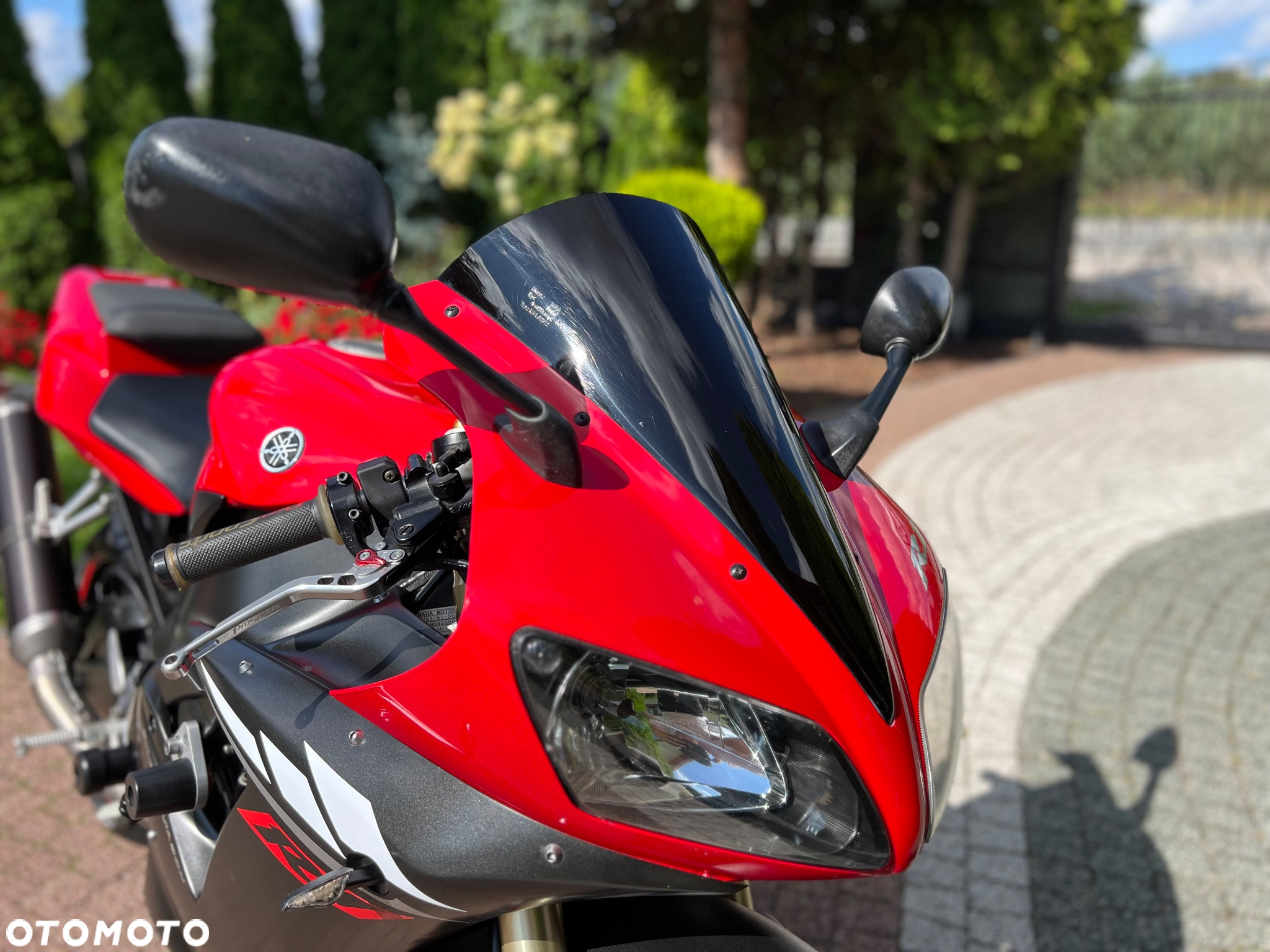 Yamaha R1 - 2
