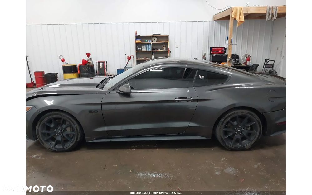 Ford Mustang - 5