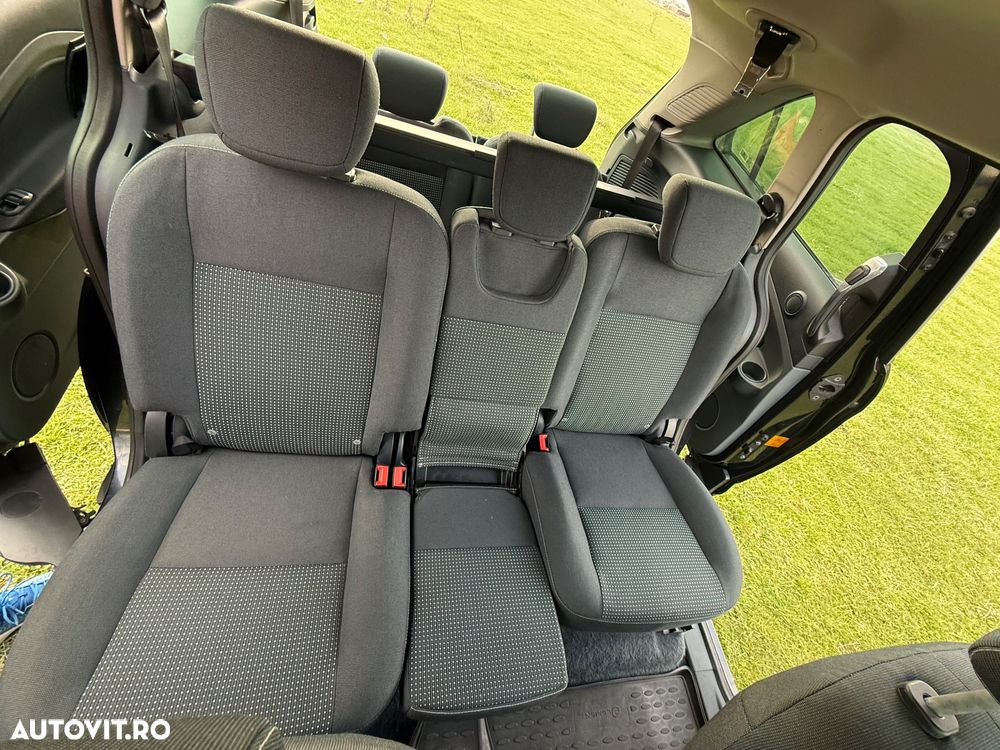 Ford Grand C-Max - 8