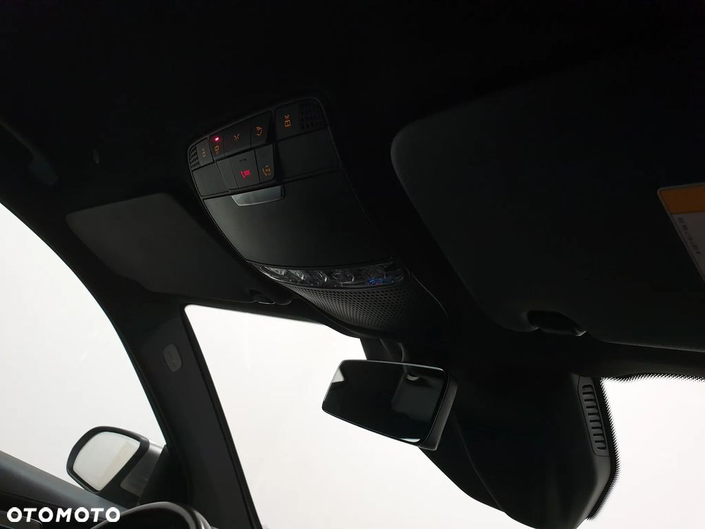 Mercedes-Benz GLC 300 de 4Matic 9G-TRONIC AMG Line Plus - 35