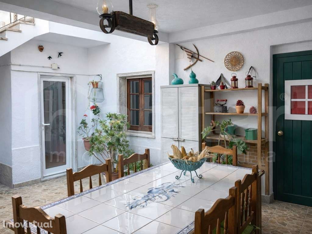 Moradia T5 + 2 C/ Quintal e Sótão - Grande imagem: 3/33