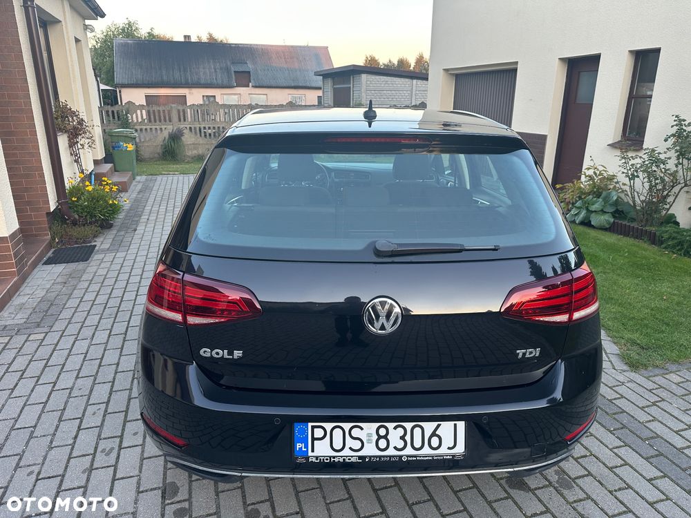 Volkswagen Golf - 6