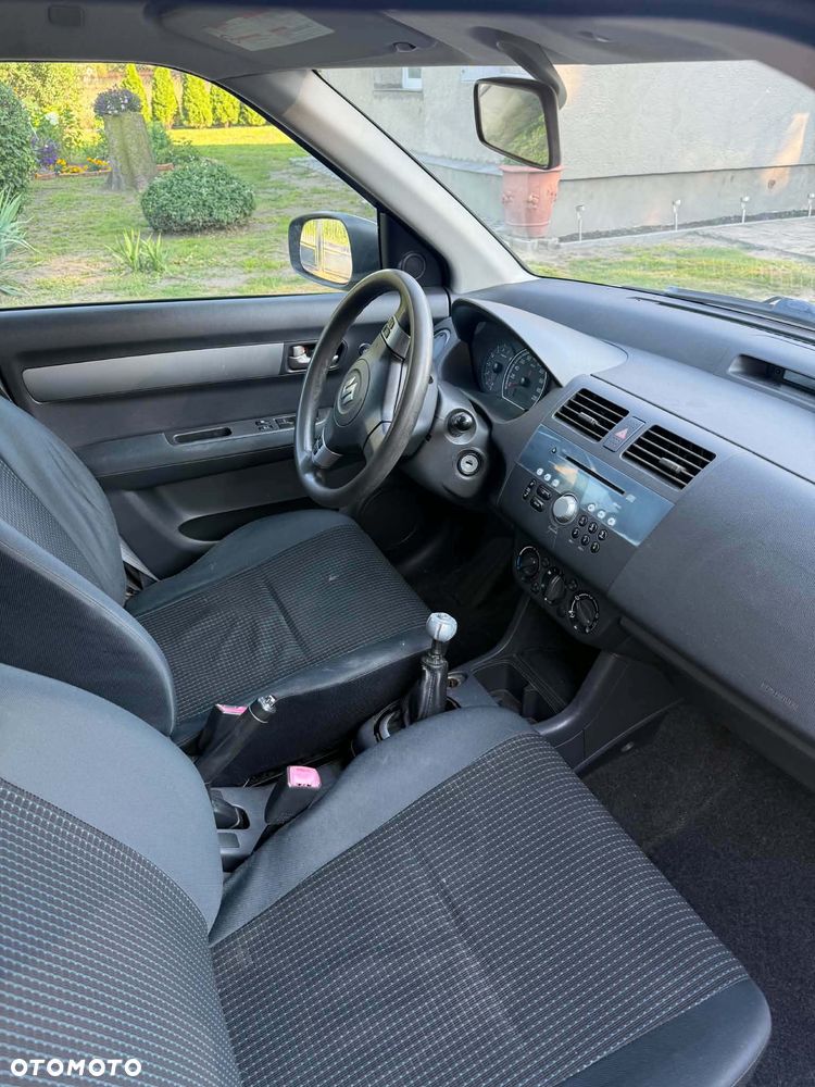 Suzuki Swift 1.3 JB Edition - 8