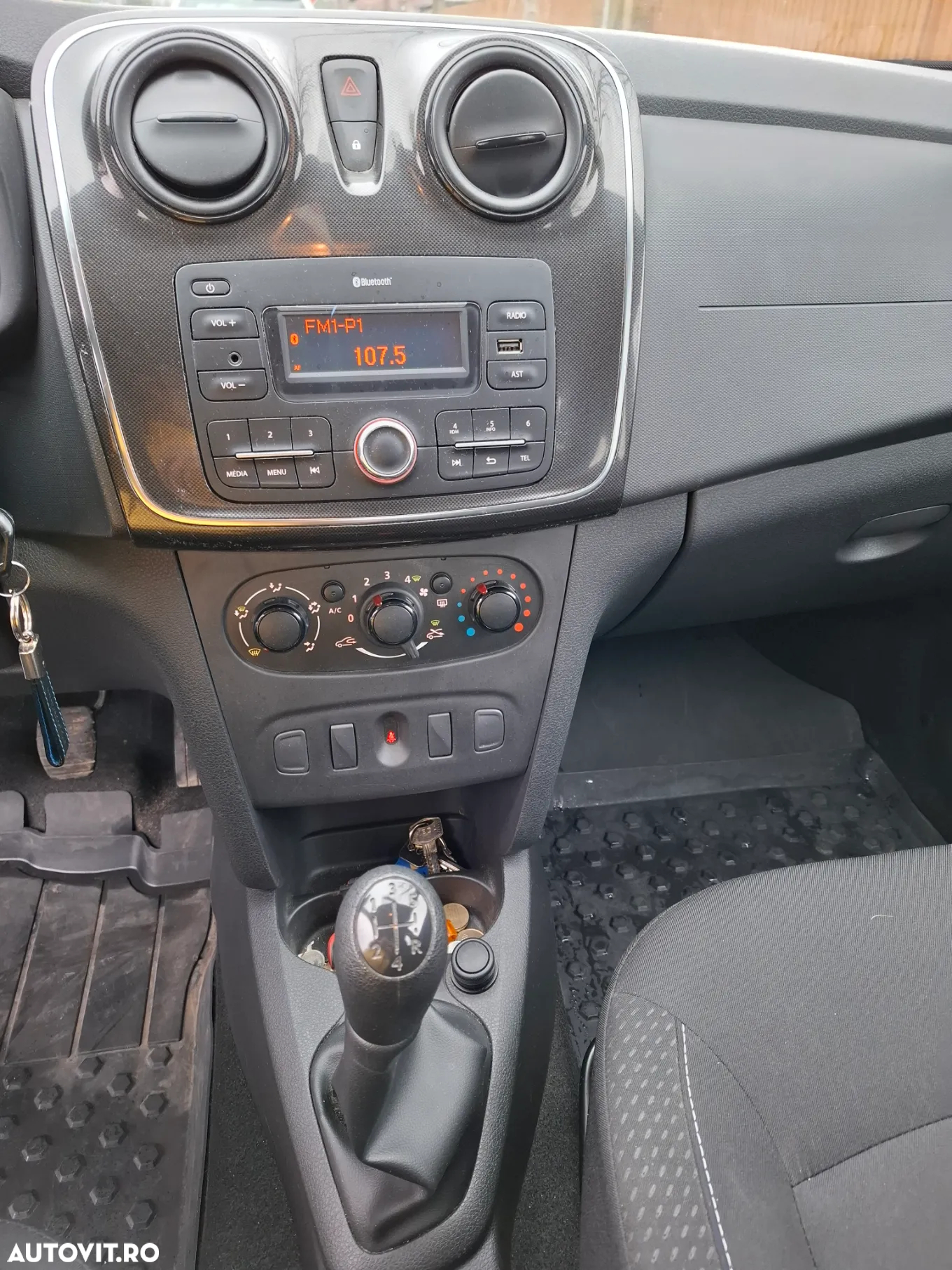 Dacia Logan MCV 1.0 SCe SL PLUS - 10