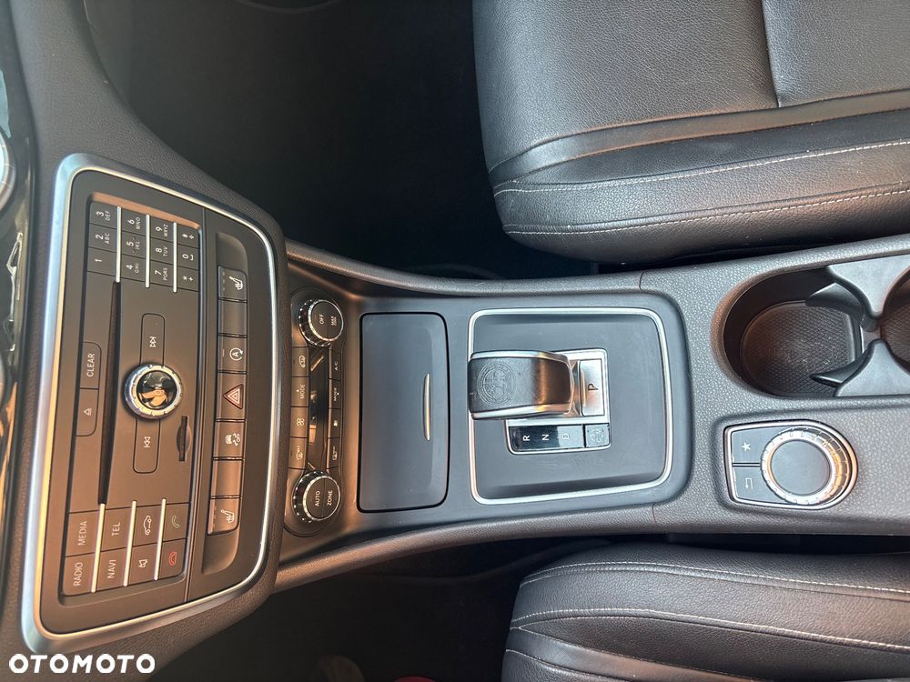 Mercedes-Benz CLA 45 AMG 4Matic 7G-DCT - 21