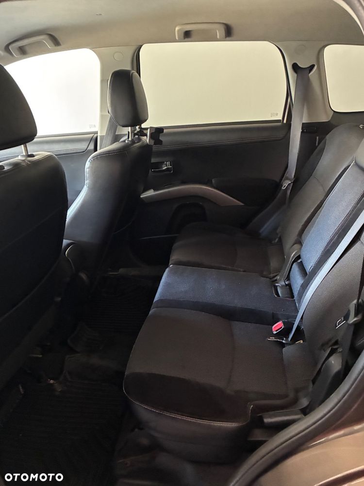 Mitsubishi Outlander - 18