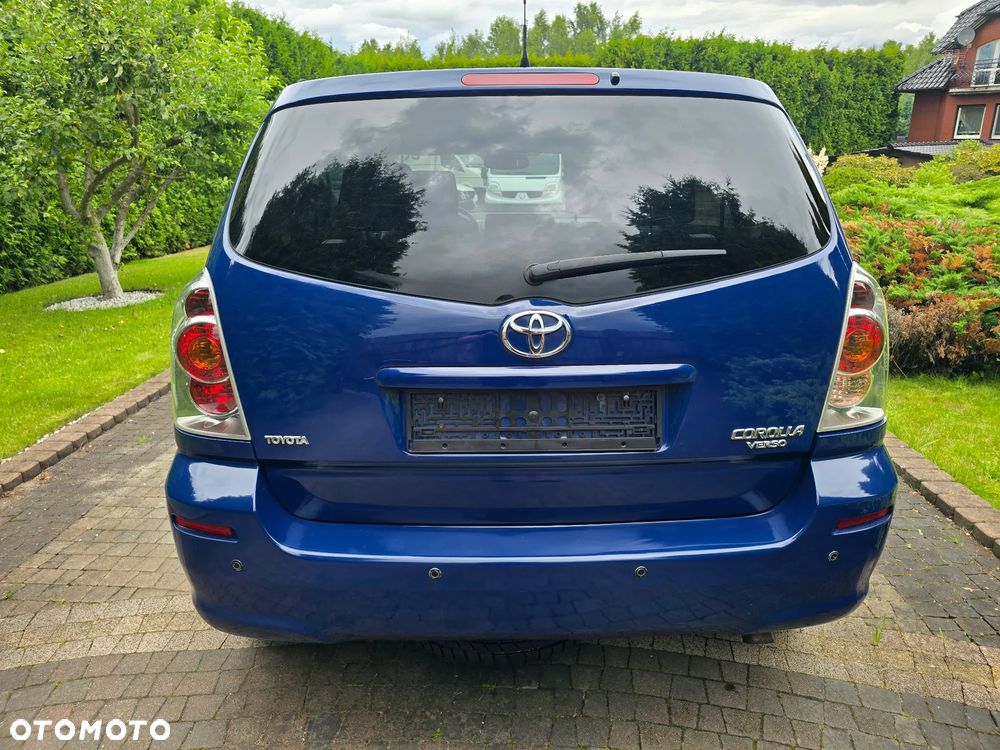 Toyota Corolla Verso 2.2 D-4D X - 5