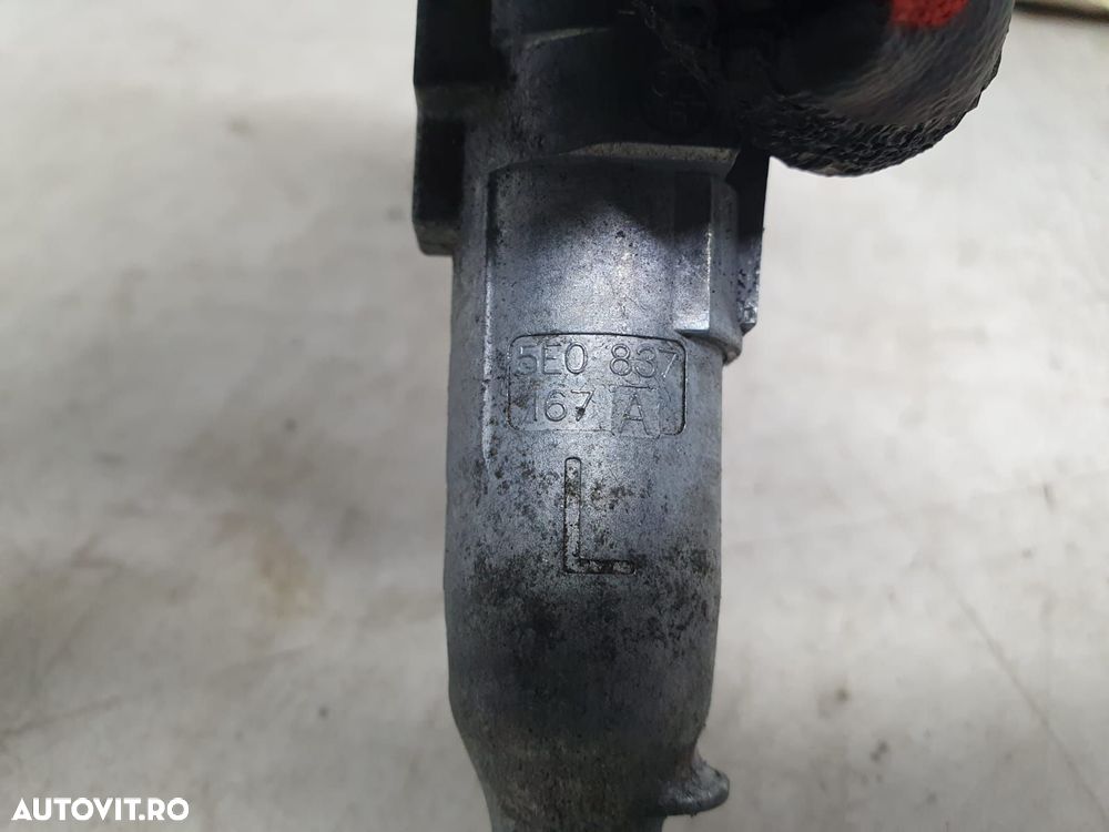 Butuc usa stanga fata 5e0837167 Skoda Octavia 3 [facelift] [2017 - 20 - 3