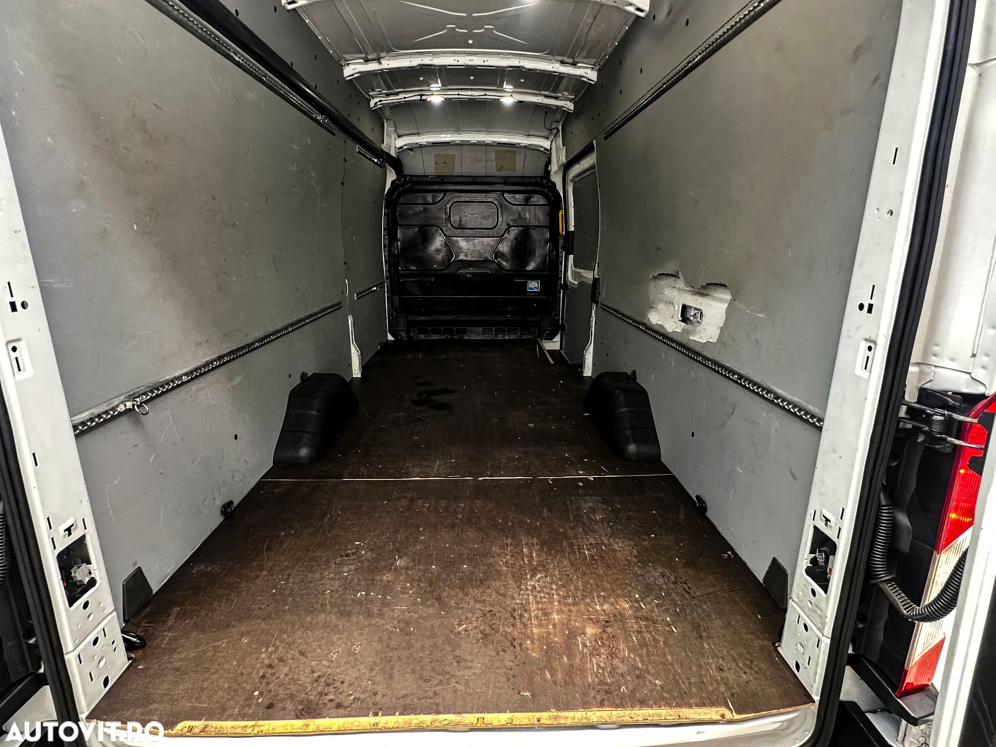 Ford Transit - 13