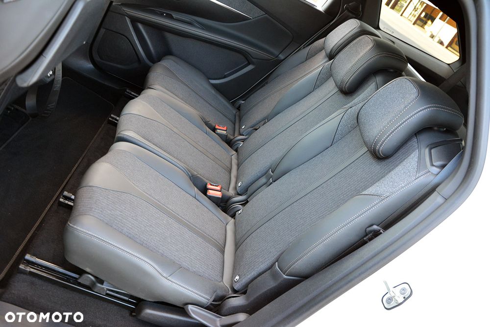 Peugeot 5008 1.5 BlueHDi GT Pack S&S EAT8 - 17