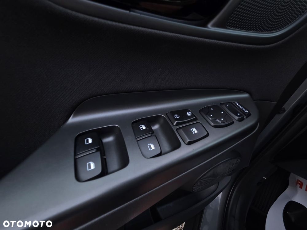 Hyundai Kona - 16