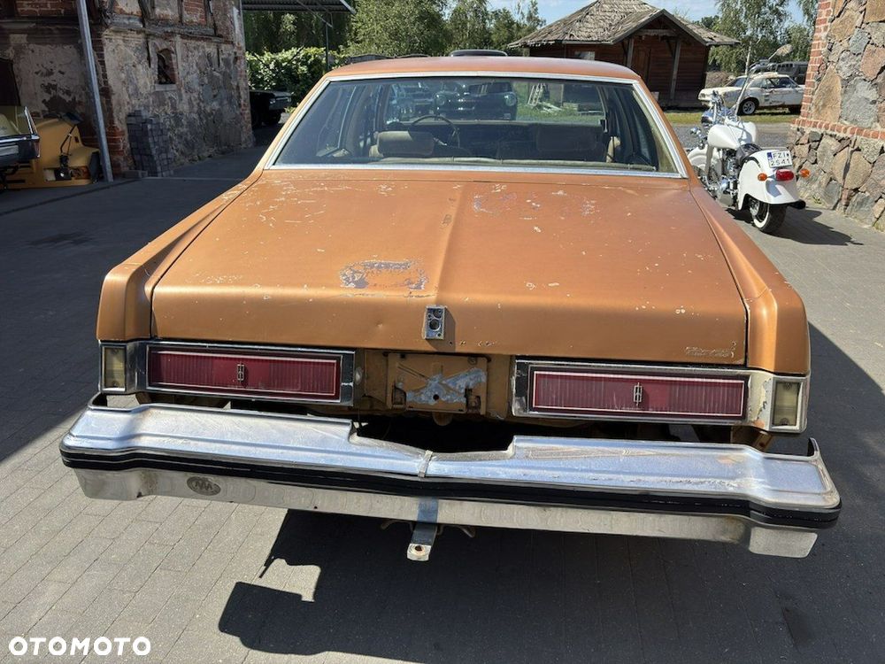 Oldsmobile Delta 88 - 7