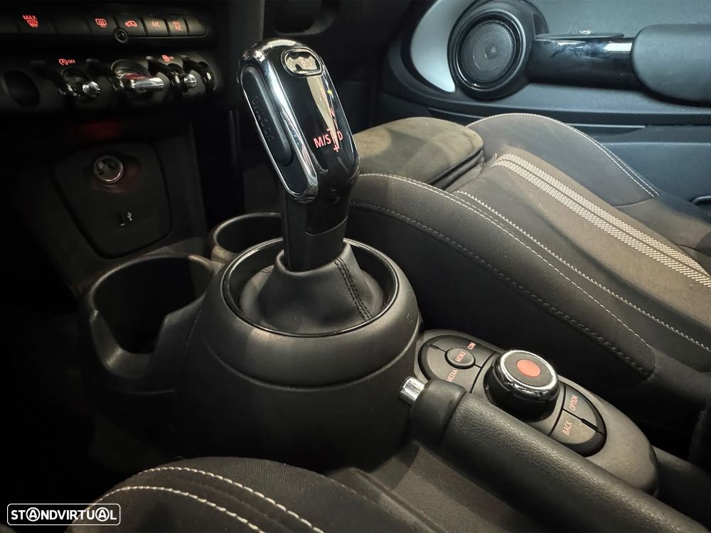 MINI 3 Portas Cooper Auto - 17