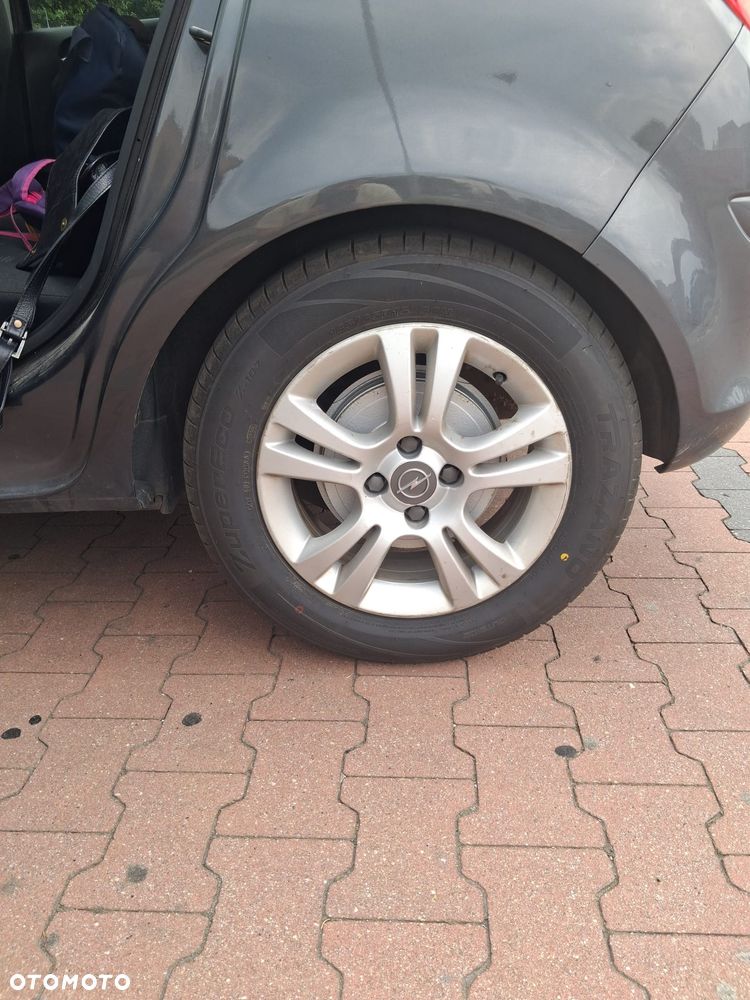 Opel Corsa 1.4 16V Energy - 9