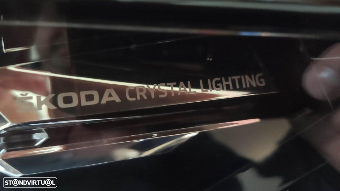 farol esquerdo Skoda Enyaq full Led - 7