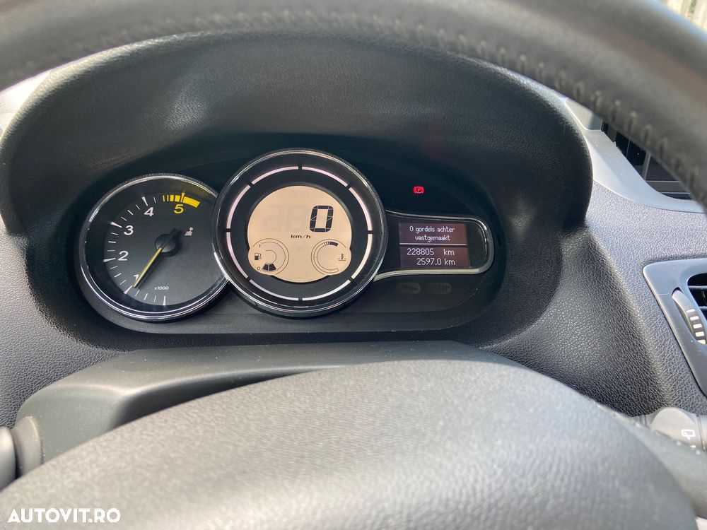 Renault Megane 1.5 dCI Privilege - 13