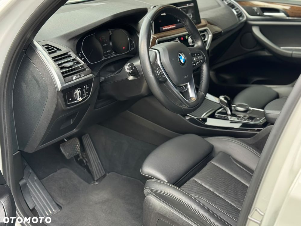 BMW X3 xDrive30i xLine - 25