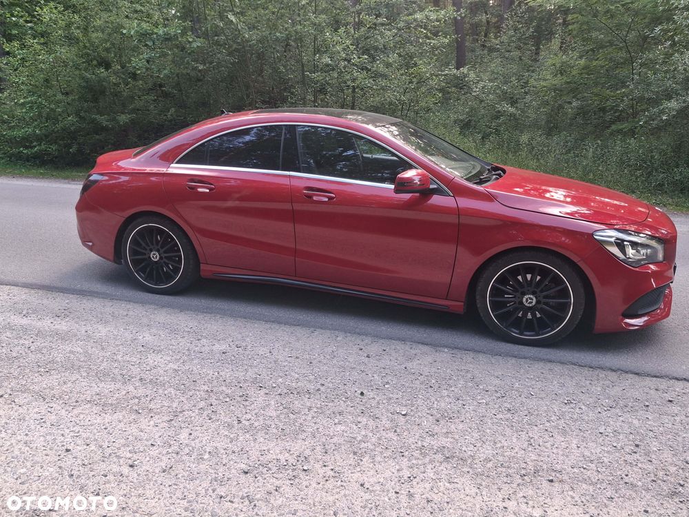Mercedes-Benz CLA 180 AMG Line - 4
