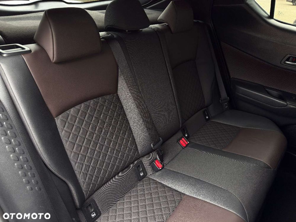 Toyota C-HR Hybrid Lounge - 35