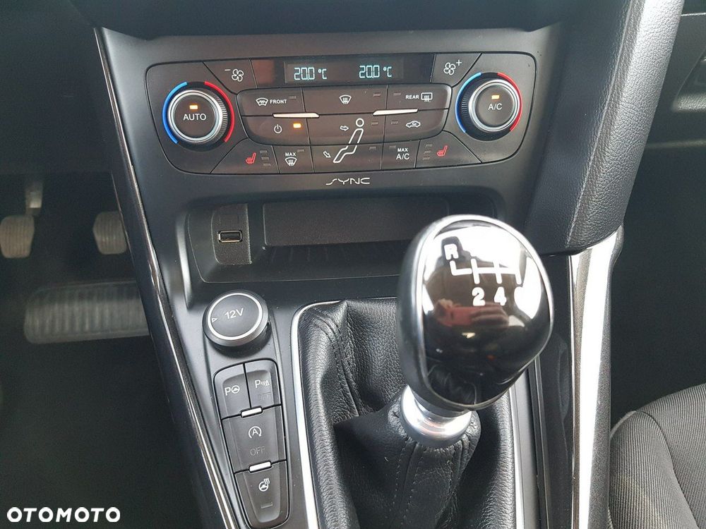 Ford Focus 1.5 EcoBoost STart-Stopp-System TITANIUM - 18