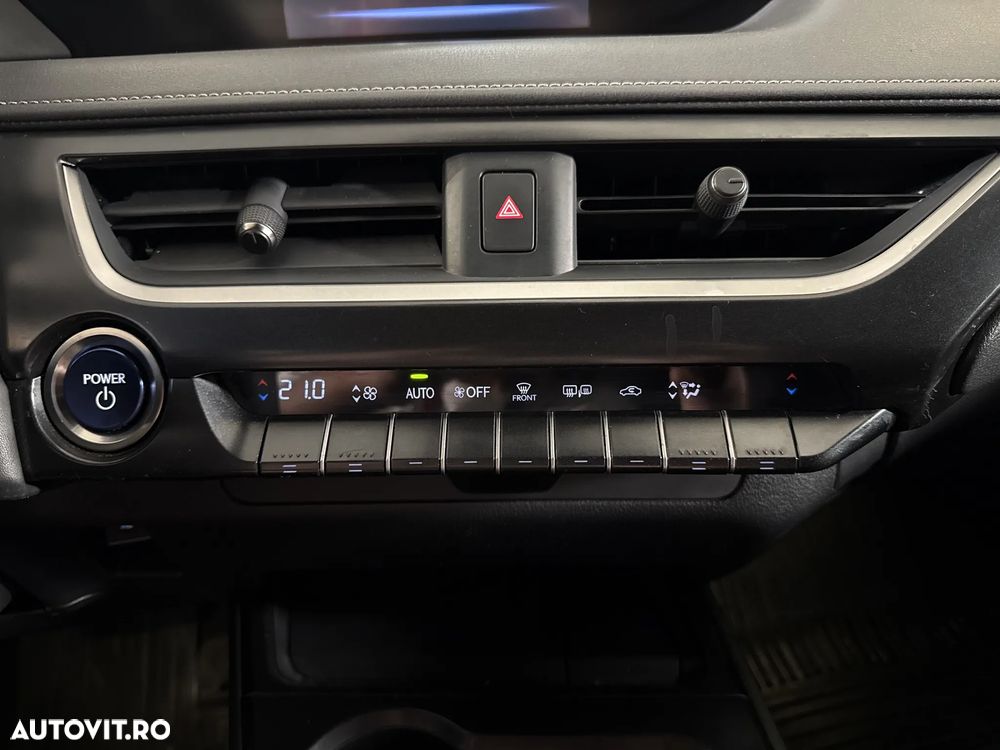 Lexus UX - 19
