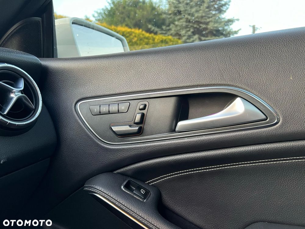 Mercedes-Benz CLA 250 7G-DCT AMG Line - 22