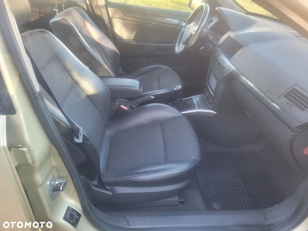 Opel Astra 2.0 Turbo Cosmo - 13