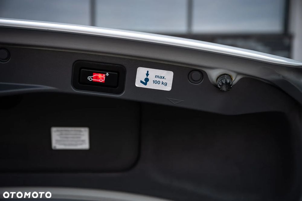 BMW Seria 7 735i - 22